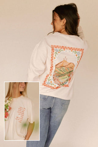 PRAISING MY RISEN KING EASTER GRAPHIC TEE