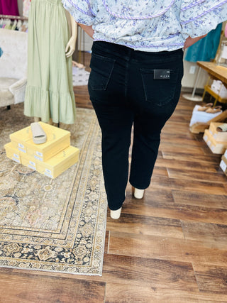 HIGH-RISE CROP STRAIGHT JEANS