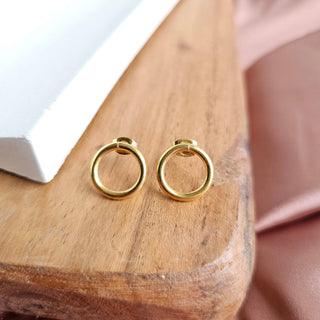 ORIANA STUDS MEDIUM