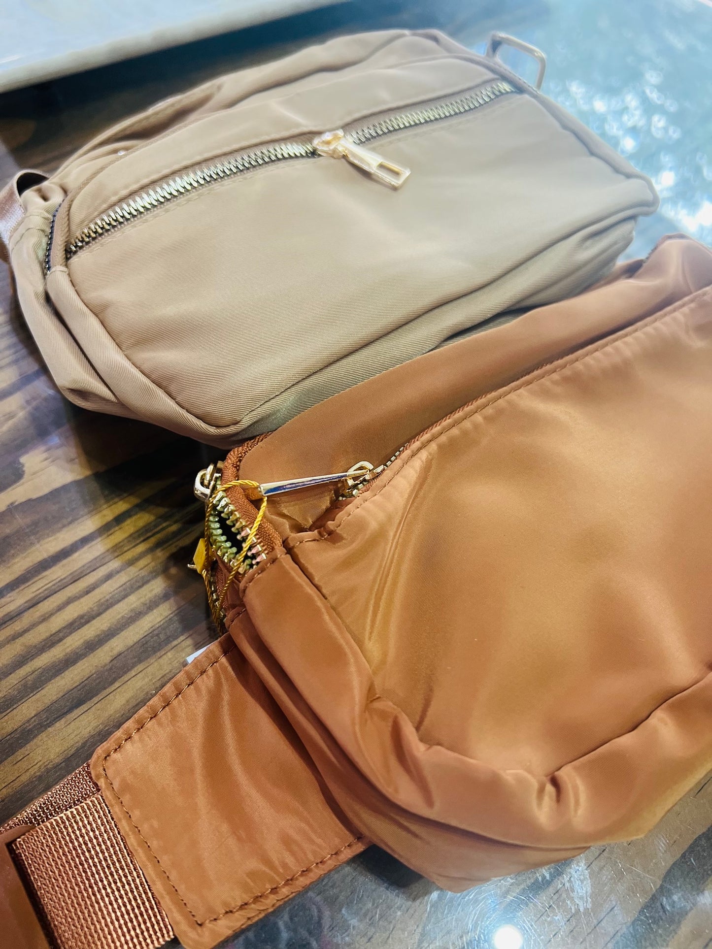2 ZIPPER FANNY