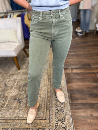 DOWN TO EARTH DENIM