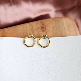 ORIANA STUDS MEDIUM