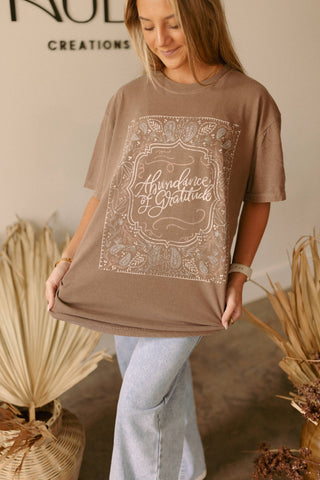 ABUNDANCE OF GRATITUDE TEE