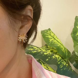 SHINES SPREAD STUD EARRINGS