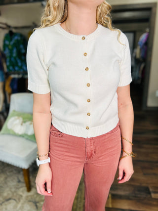 EASY DAY BUTTON UP