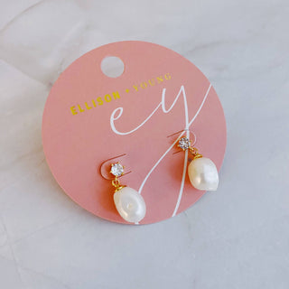 CLASSY PEARL EARRINGS