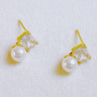 LOVELY PEARL DUO STUDS