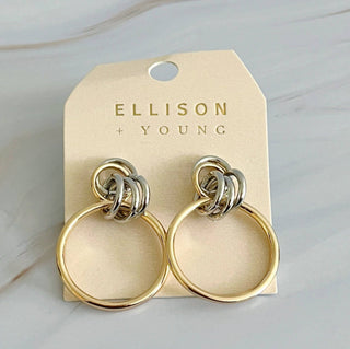 KNOCK ON THE BEAUTY HOOP EARRINGS
