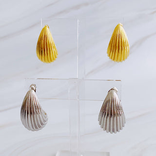 CABLED TEARDROP STUD EARRING