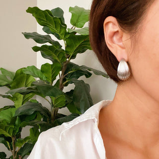 CABLED TEARDROP STUD EARRING