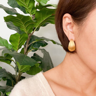 CABLED TEARDROP STUD EARRING