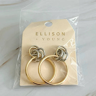 KNOCK ON THE BEAUTY HOOP EARRINGS