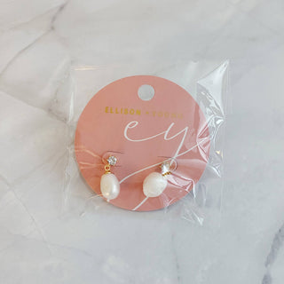 CLASSY PEARL EARRINGS