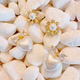 SUNNY SIDE UP PEARL EARRING SET